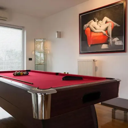 아파트 Neva Luxury With Private Pool